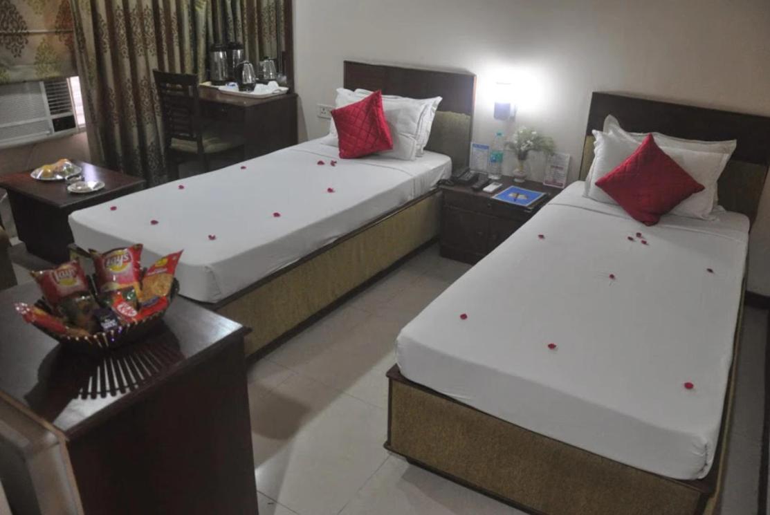 The Presidency Hotel Bhuvanesvar Kültér fotó