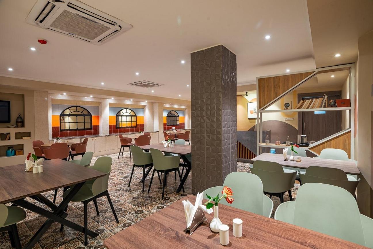 The Presidency Hotel Bhuvanesvar Kültér fotó