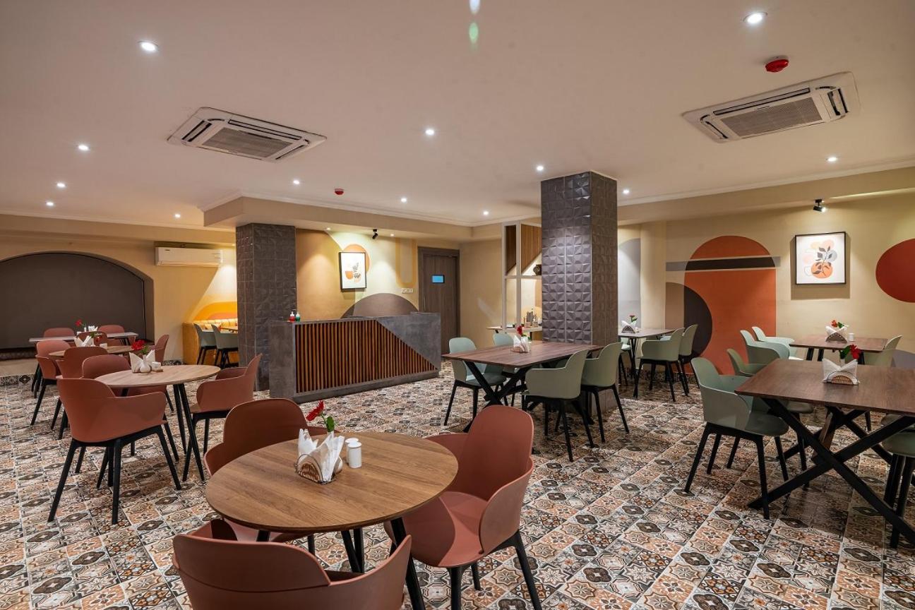 The Presidency Hotel Bhuvanesvar Kültér fotó