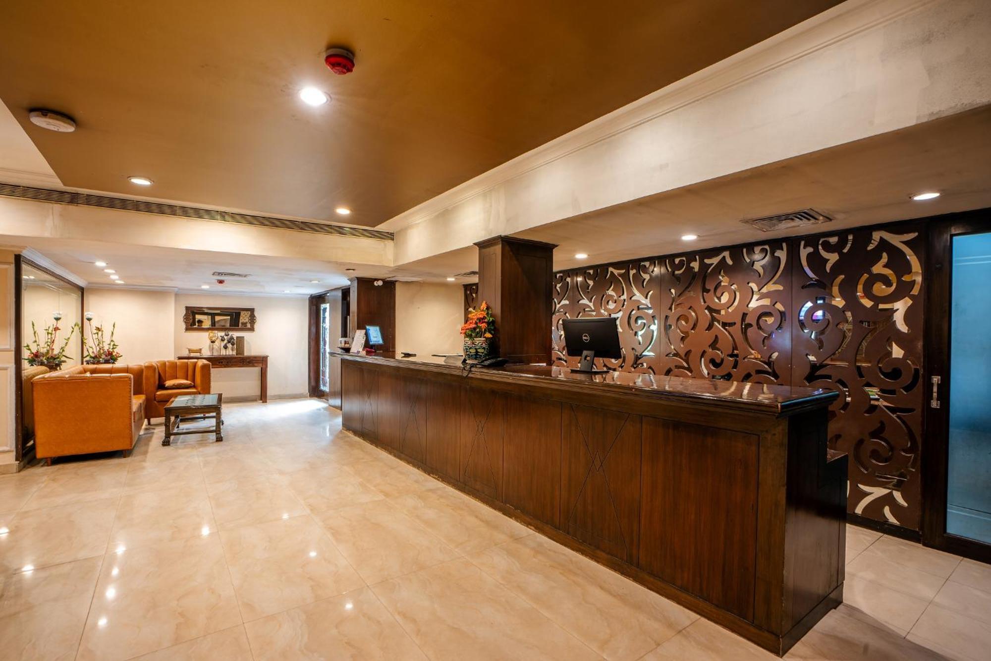 The Presidency Hotel Bhuvanesvar Kültér fotó