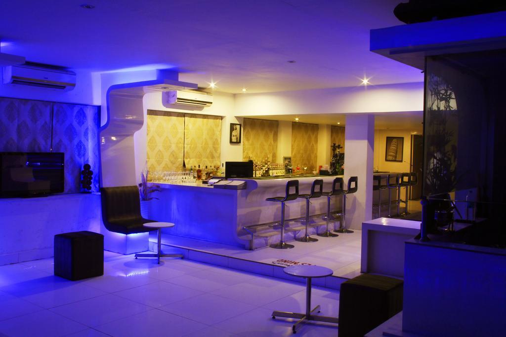 The Presidency Hotel Bhuvanesvar Kültér fotó