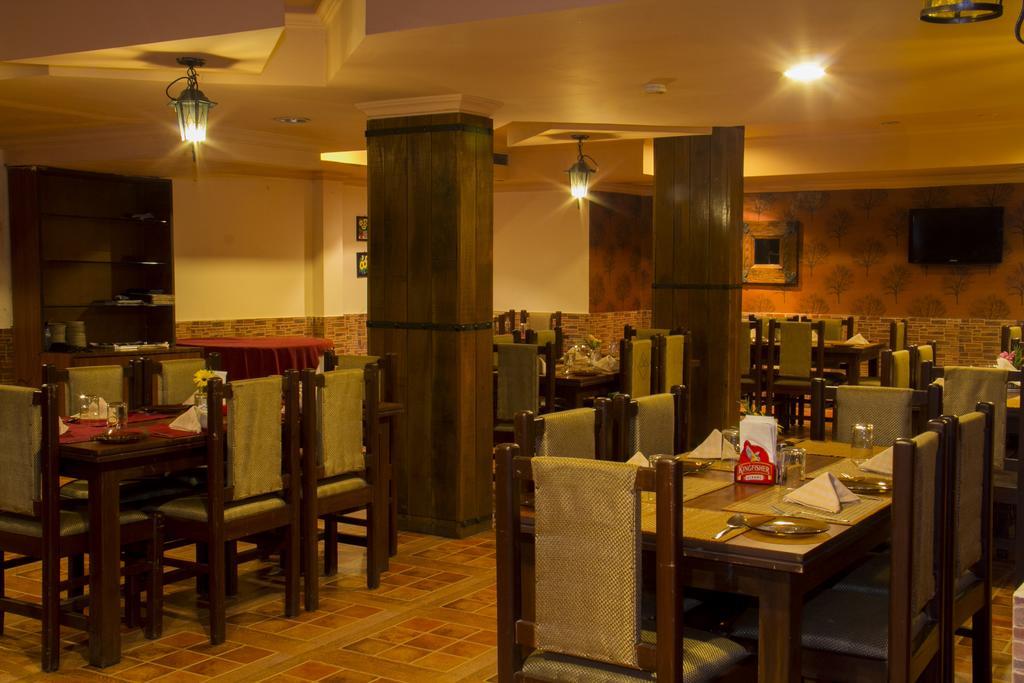 The Presidency Hotel Bhuvanesvar Kültér fotó