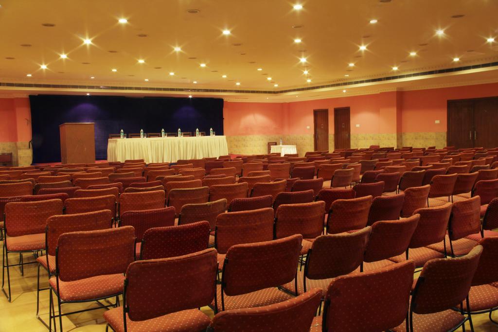 The Presidency Hotel Bhuvanesvar Kültér fotó